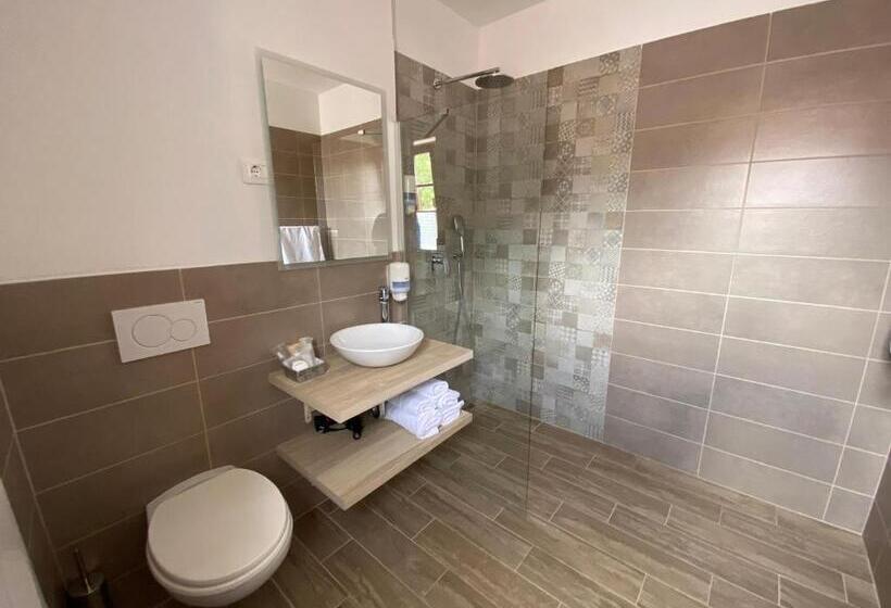 تختخواب و صبحانه Gostisce Sovdat