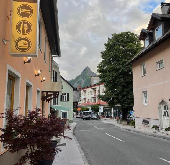 تختخواب و صبحانه Gostisce Sovdat