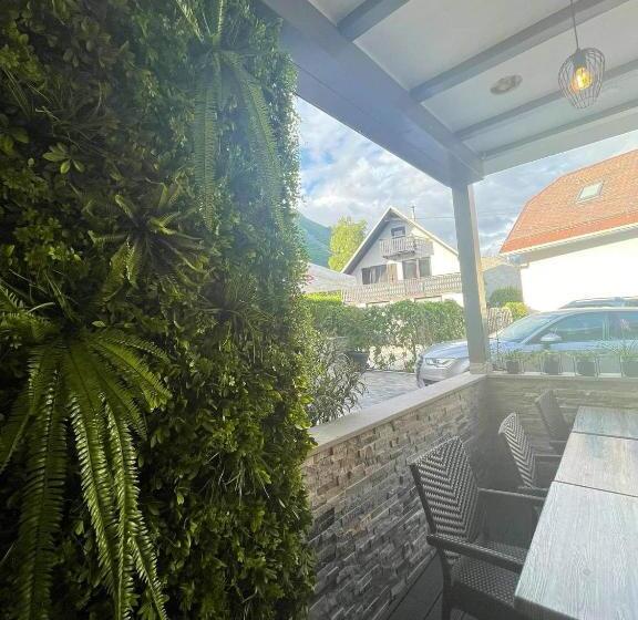 تختخواب و صبحانه Gostisce Sovdat