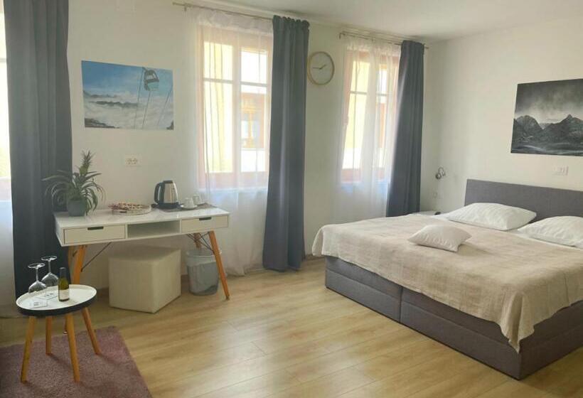 تختخواب و صبحانه Gostisce Sovdat