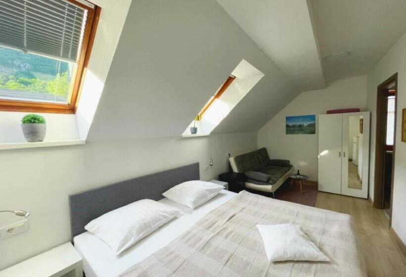 تختخواب و صبحانه Gostisce Sovdat