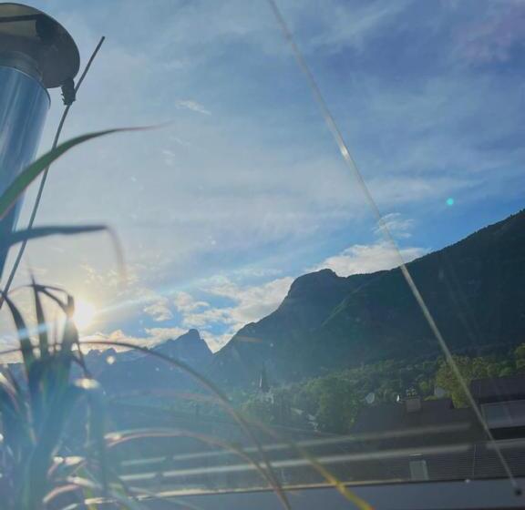 تختخواب و صبحانه Gostisce Sovdat