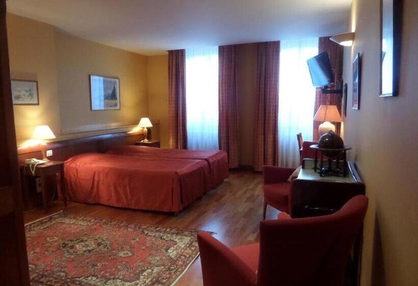 ホテル Hôtel Restaurant Erckmann Chatrian