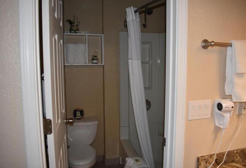 فندق Lighthouse Cove Inn