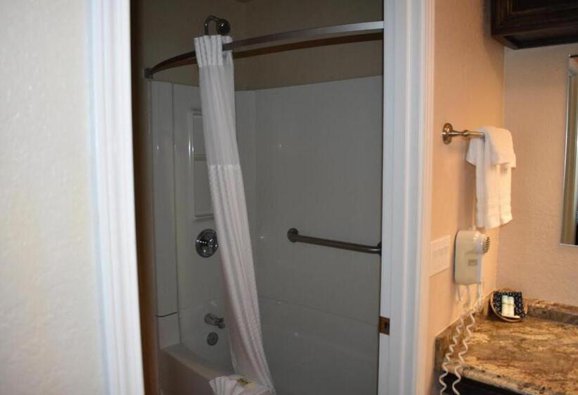 فندق Lighthouse Cove Inn