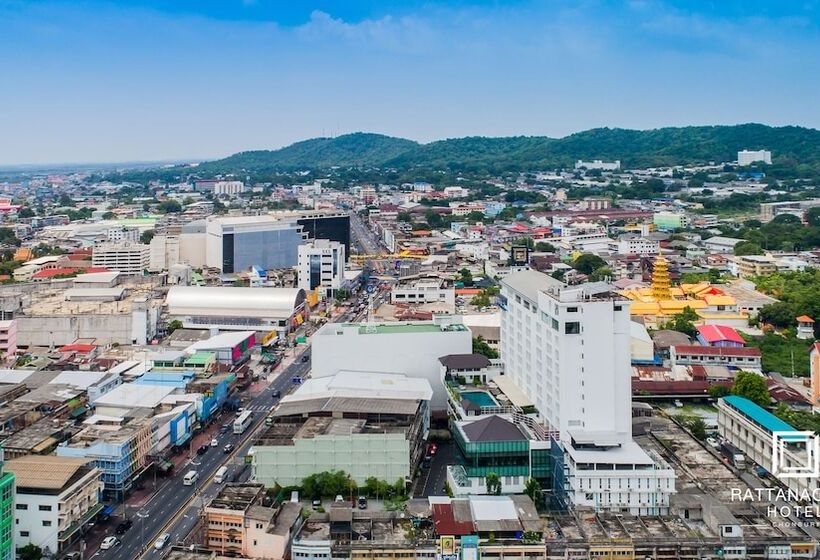 호텔 Rattanachol