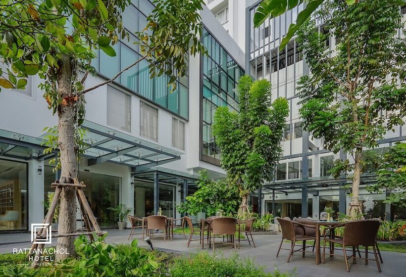 호텔 Rattanachol