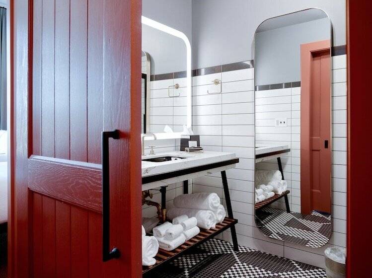 The Chicago Hotel Collection Wrigleyville