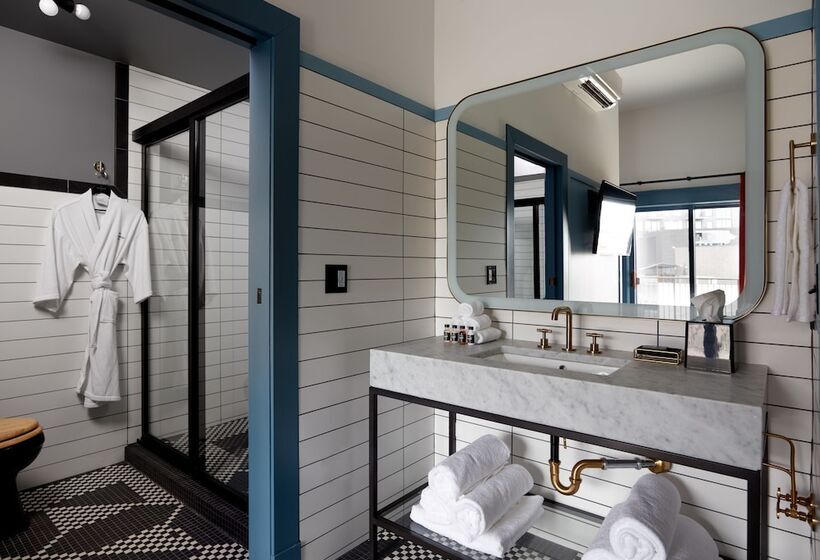 The Chicago Hotel Collection Wrigleyville