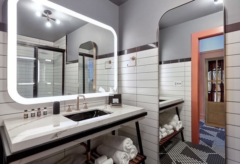 The Chicago Hotel Collection Wrigleyville