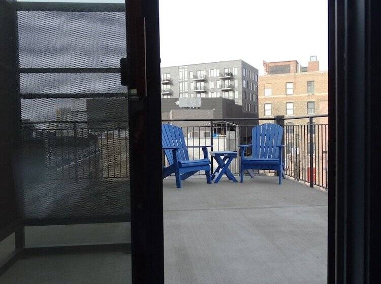 The Chicago Hotel Collection Wrigleyville