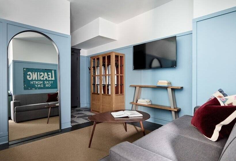 The Chicago Hotel Collection Wrigleyville