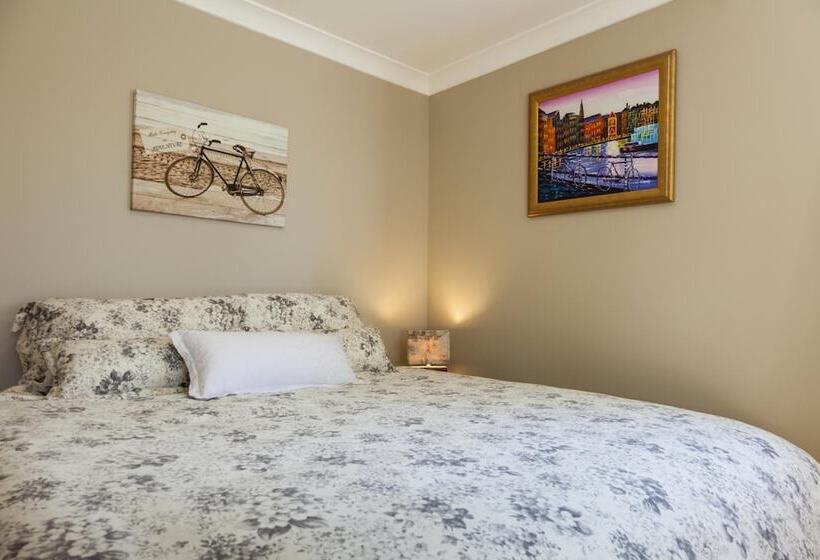 Отель Trout N Trail Bnb