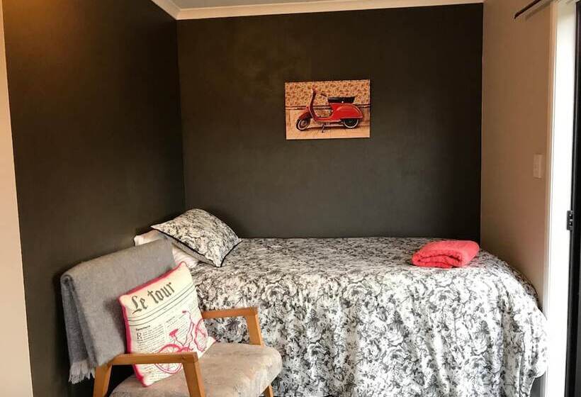 Отель Trout N Trail Bnb