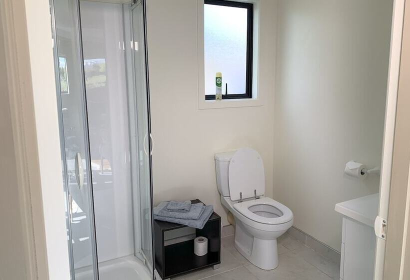 Отель Trout N Trail Bnb