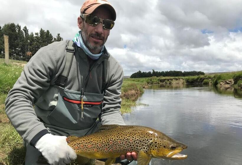 Отель Trout N Trail Bnb