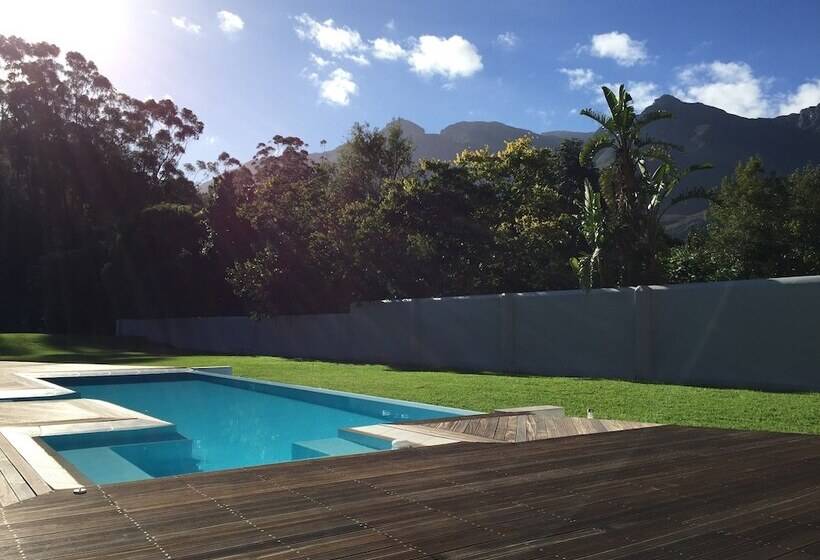 Пансион A Riverbed Guesthouse