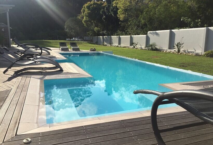 Пансион A Riverbed Guesthouse