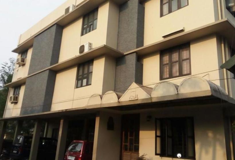 膳宿费 Nellimoottil Guest House