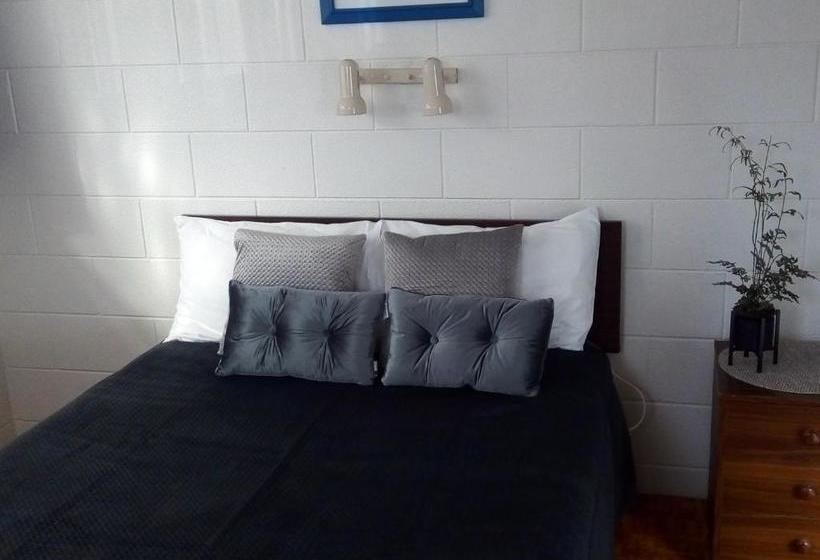 پانسیون Redwood Lodge Motel