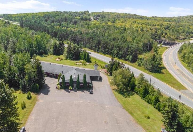 호스텔 Auberge Pique Nique