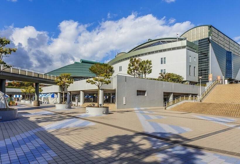 Alberg Red Helmet House & Sports Bar Hiroshima