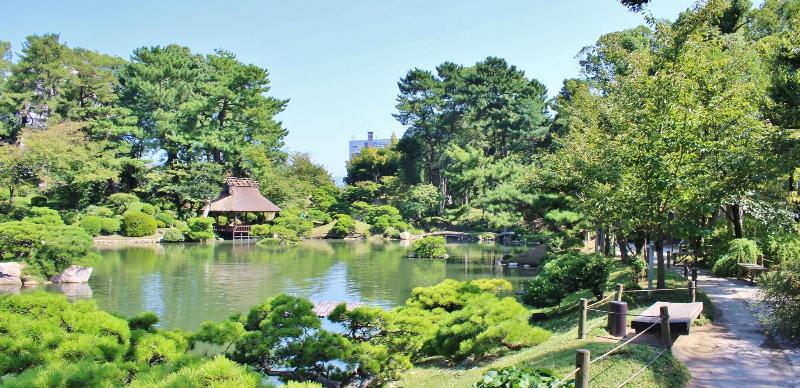 Alberg Red Helmet House & Sports Bar Hiroshima