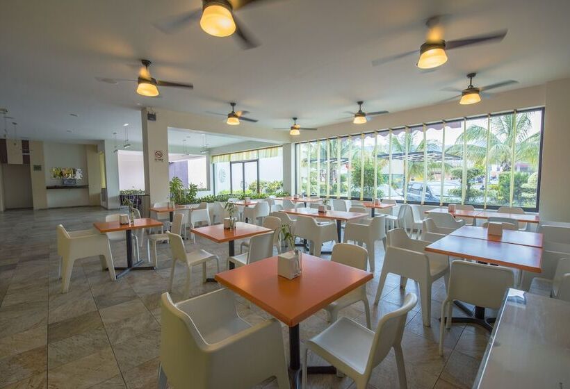 هتل Andiroba Palace