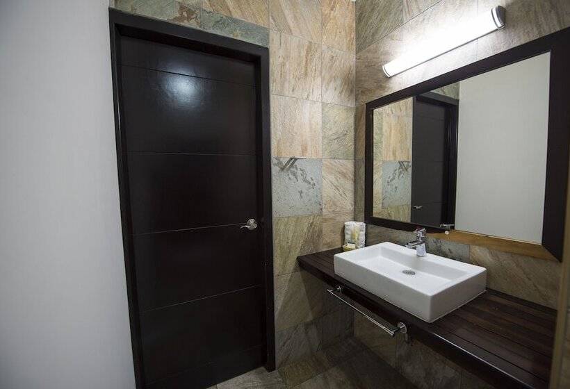 هتل Andiroba Palace