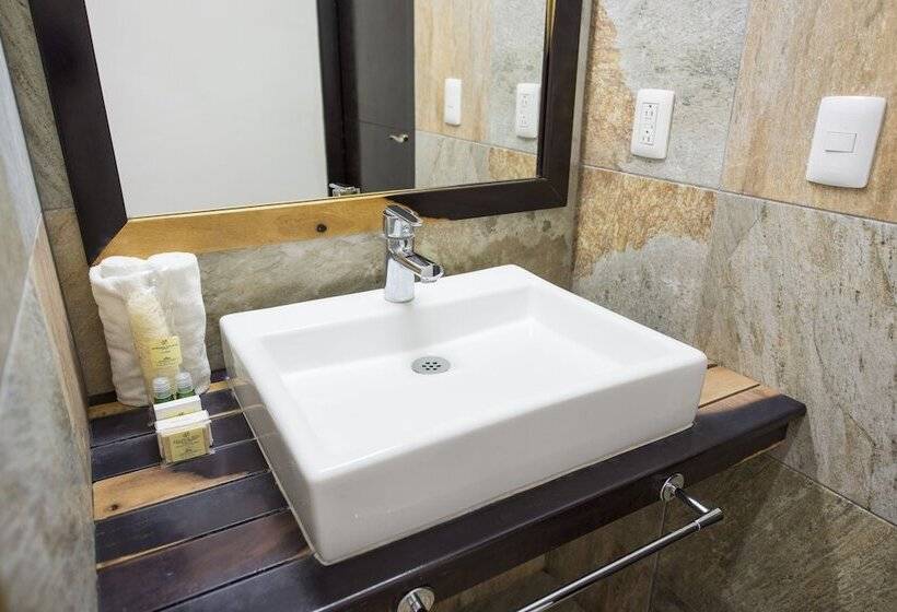 هتل Andiroba Palace