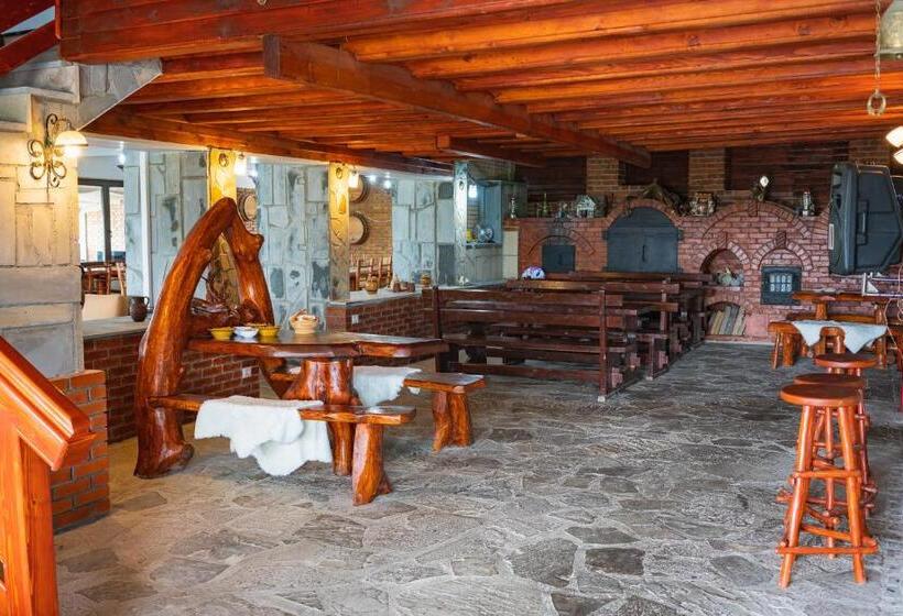 Hotel Pastravaria Ursu
