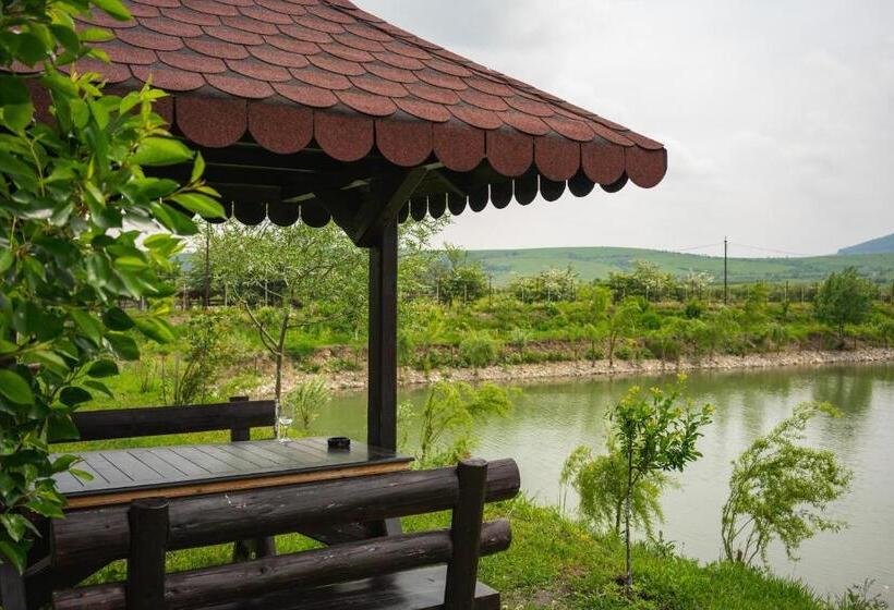 Hotel Pastravaria Ursu