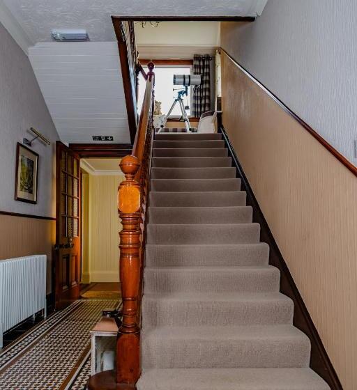 بنسيون Carradales Luxury Guest House