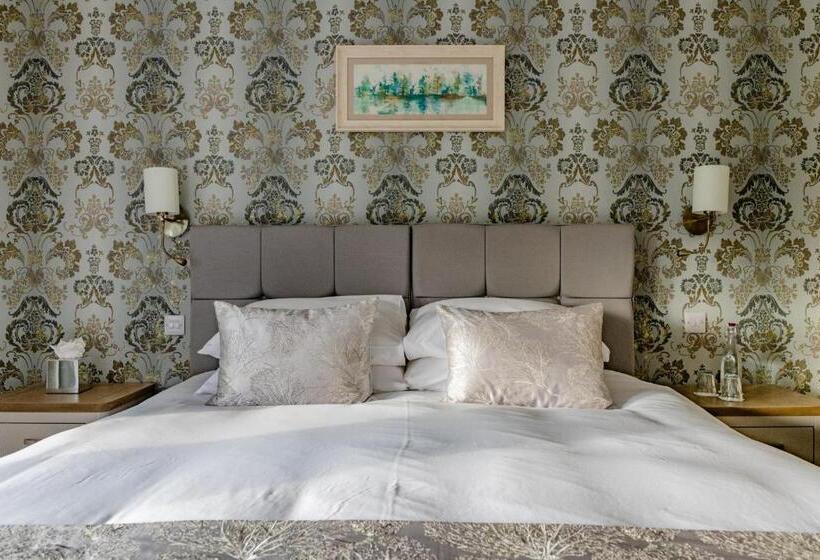 بنسيون Carradales Luxury Guest House