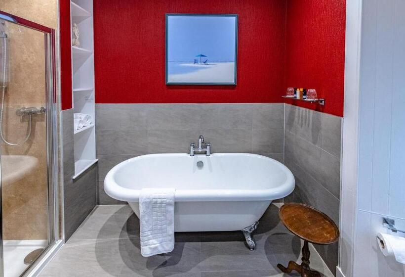 بنسيون Carradales Luxury Guest House