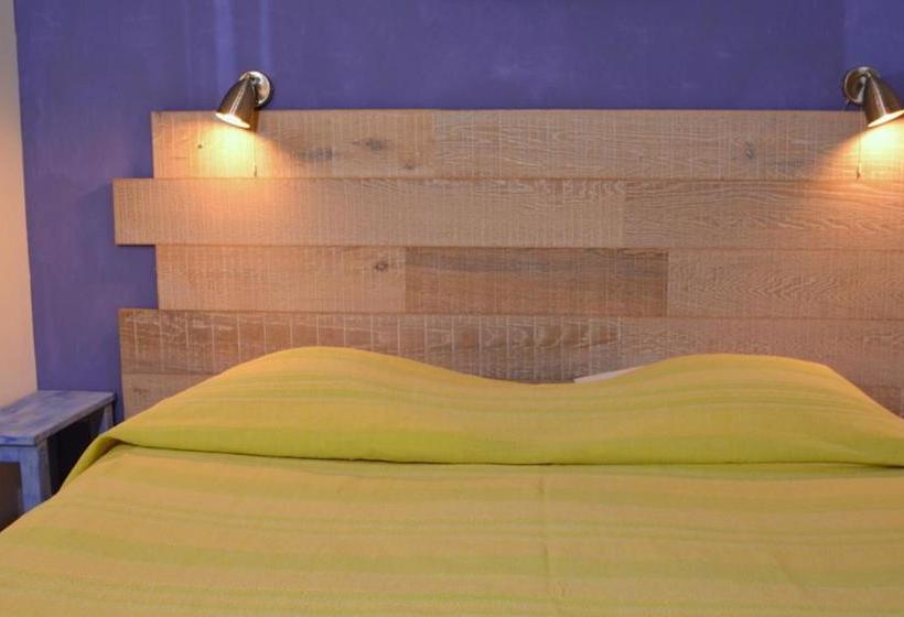 פנסיון La Tuilière En Luberon