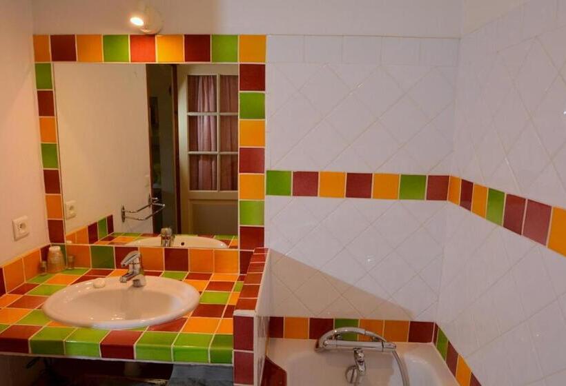 פנסיון La Tuilière En Luberon