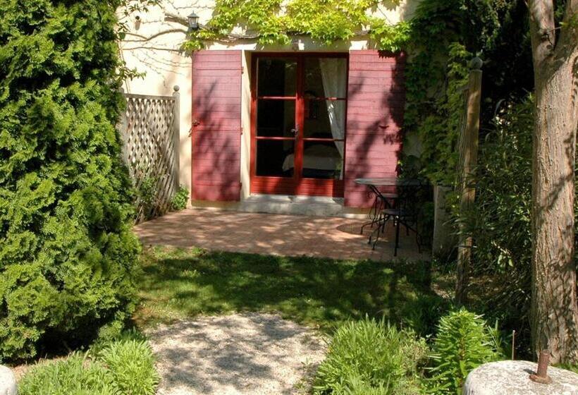بنسيون La Tuilière En Luberon