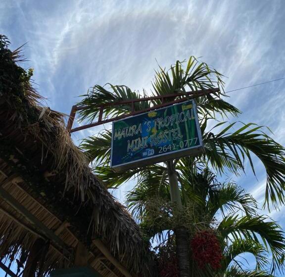 بنسيون Mauras Tropical Mini Hostel & Tours