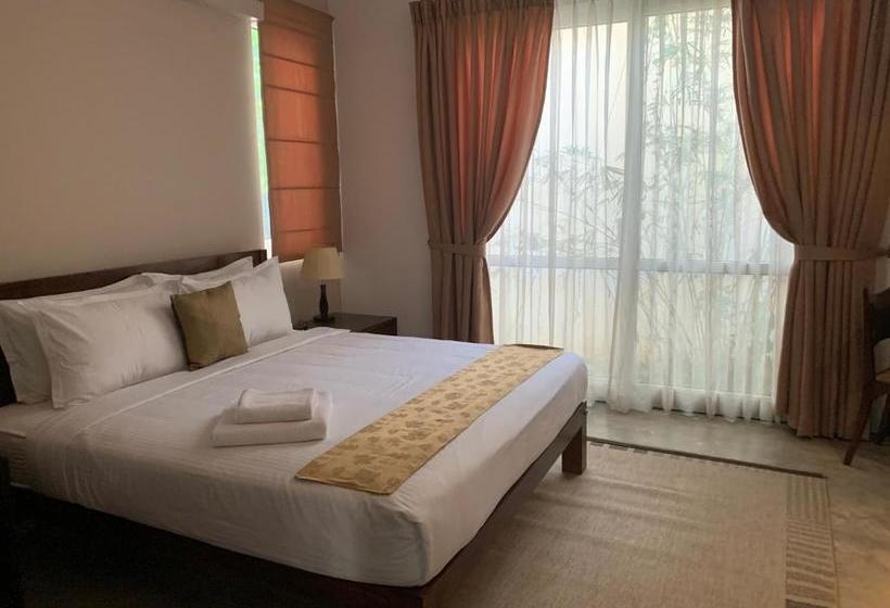 膳宿费 Villa On The Edge