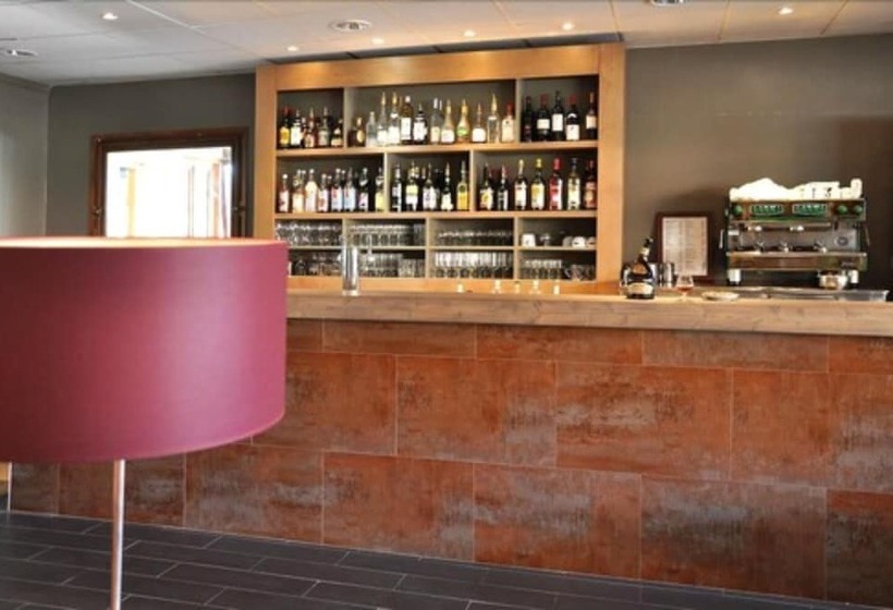 Отель Hôtel Castel De Vergio