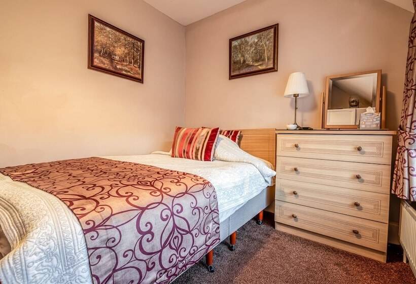 Отель The Olde Forge