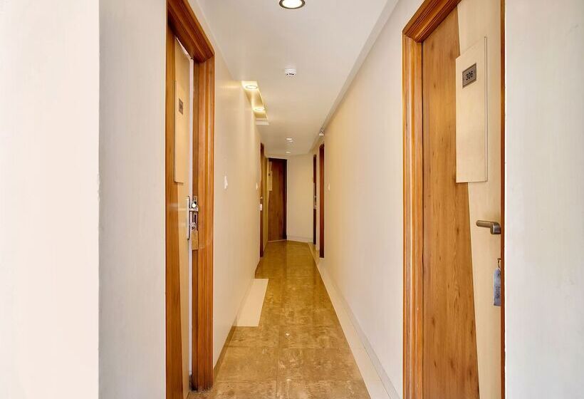 Oyo 12020 Hotel Ratna Regency