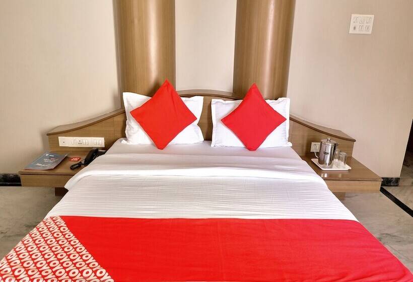 Oyo 12020 Hotel Ratna Regency