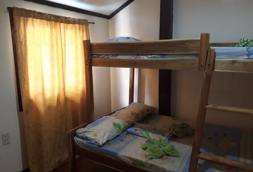 هاستل Adrian Traveller S Inn