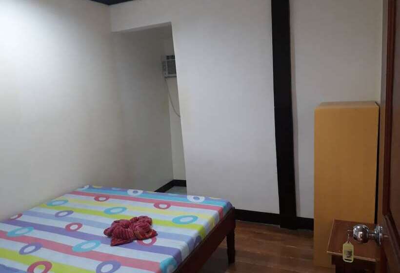 هاستل Adrian Traveller S Inn