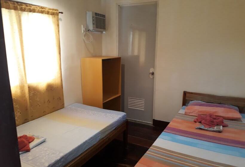 هاستل Adrian Traveller S Inn