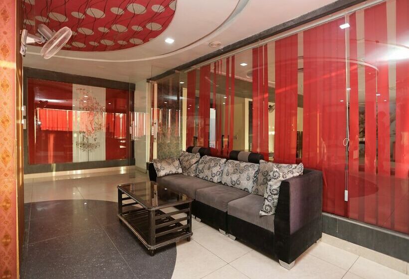 בית מלון כפרי Oyo 11973 Badri Palace