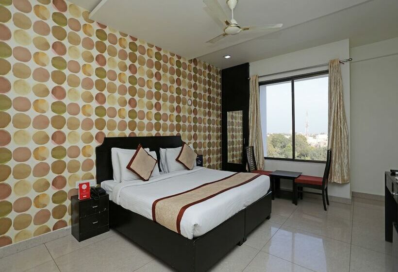 בית מלון כפרי Oyo 11973 Badri Palace