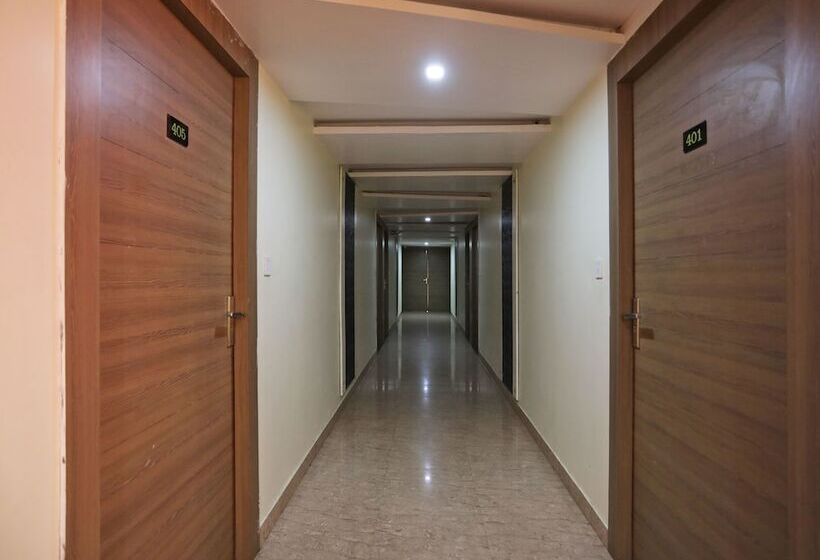 בית מלון כפרי Oyo 11973 Badri Palace